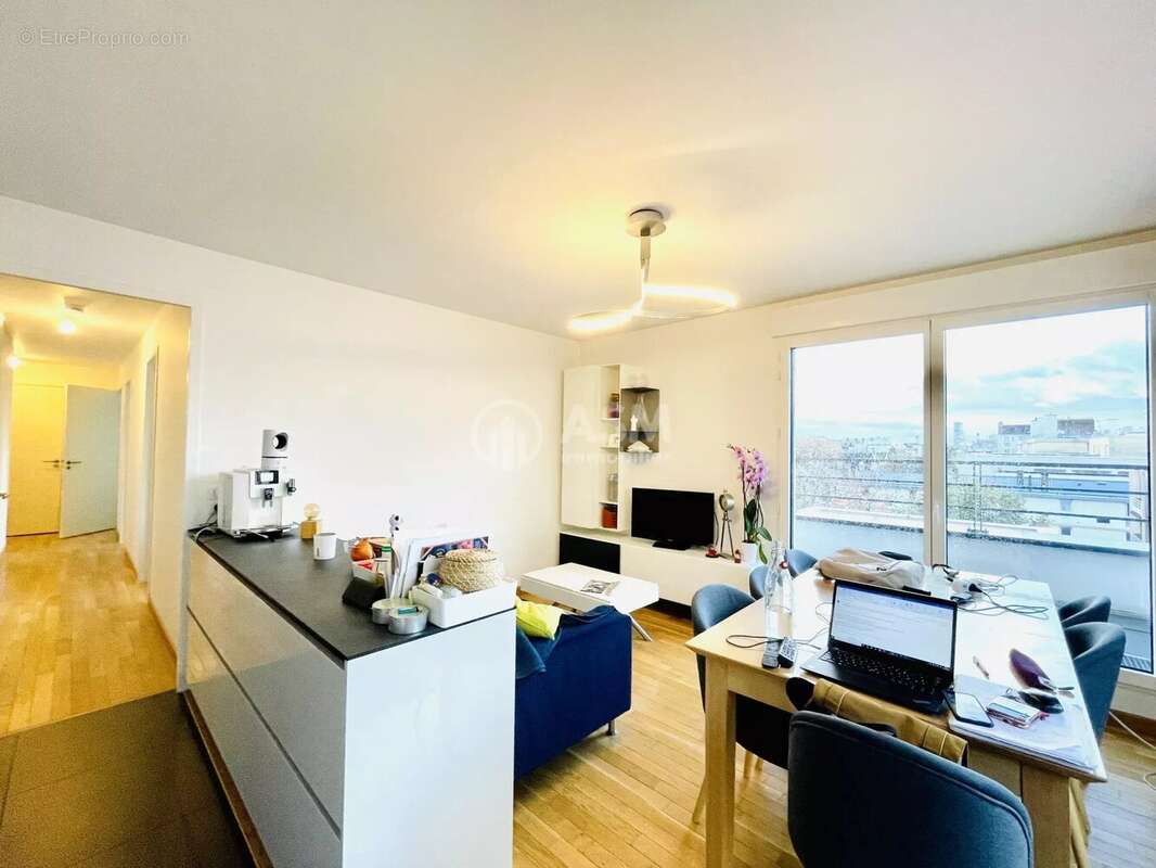Appartement à LEVALLOIS-PERRET
