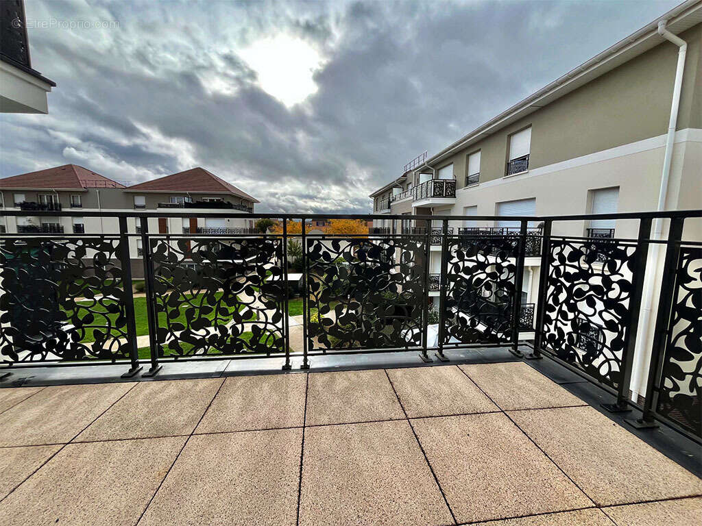 Appartement à JOUY-LE-MOUTIER