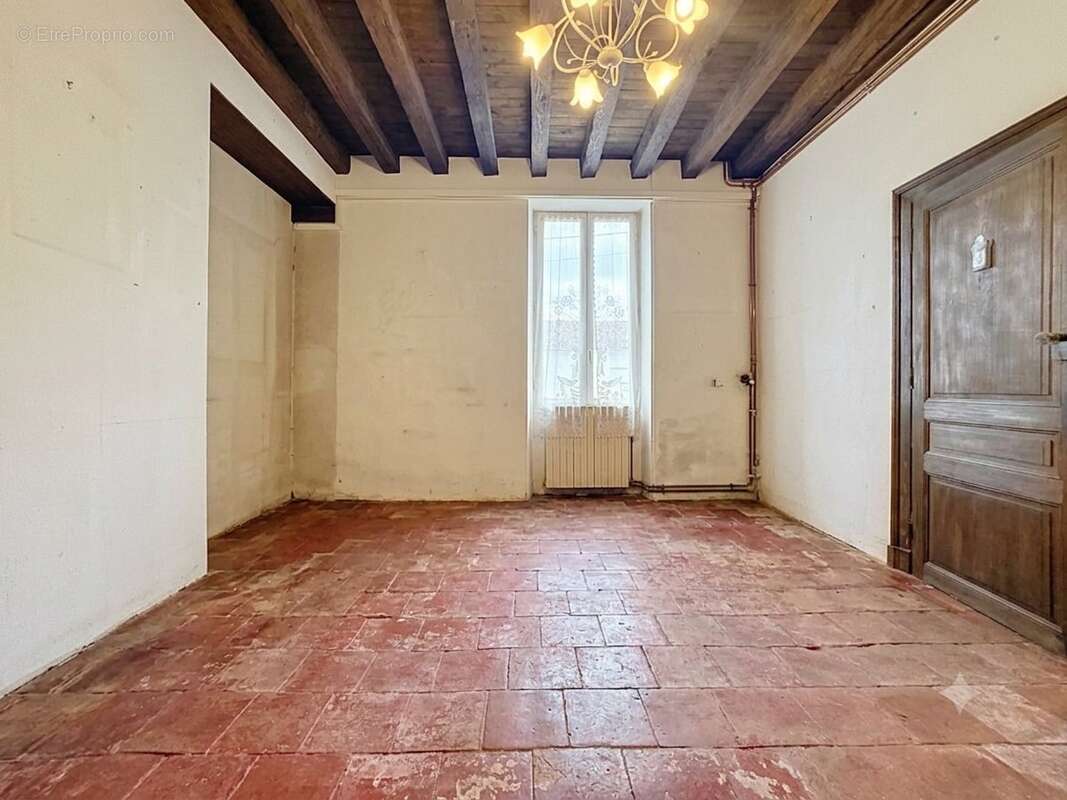 Maison à VILLENEUVE-DE-MARSAN