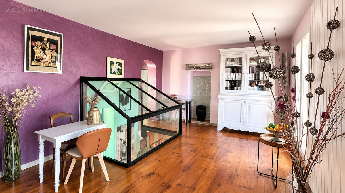 Maison de caractère de 200 m2 avec piscine couverte et vue sur les Pénitents - photo 11