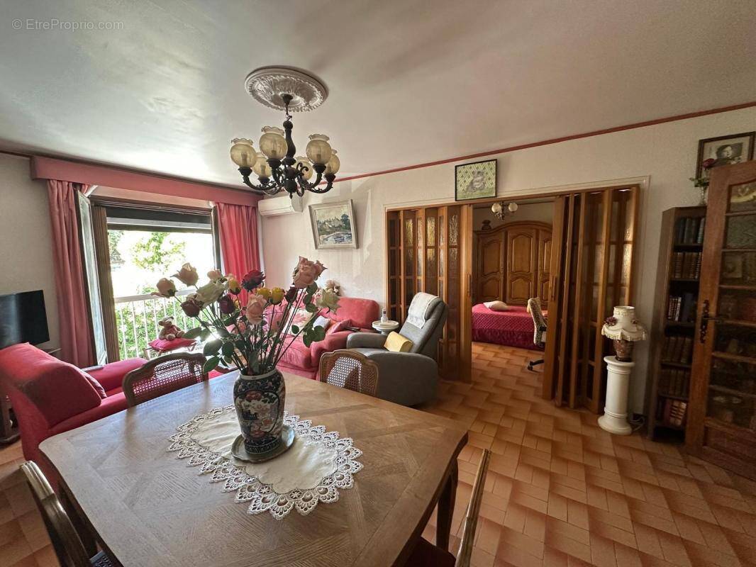 Appartement à SIX-FOURS-LES-PLAGES