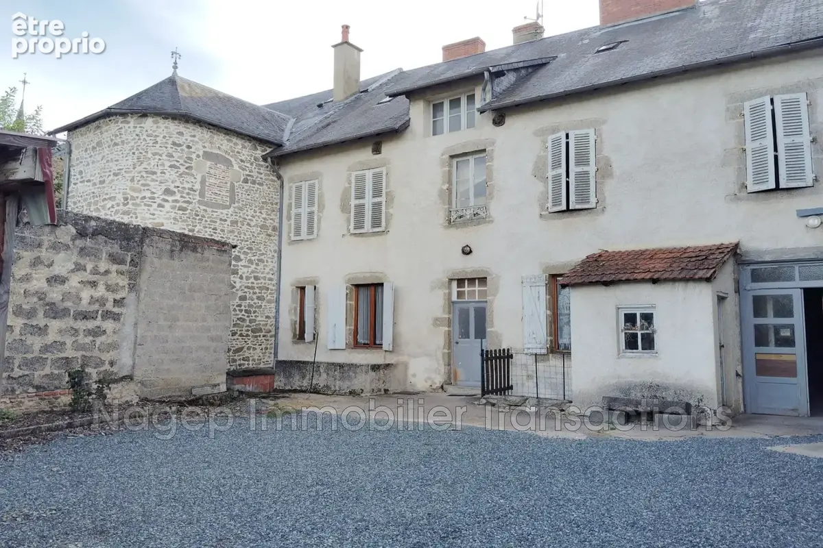 Photo Maison à Le Mayet-De-Montagne au prix de 149 500€