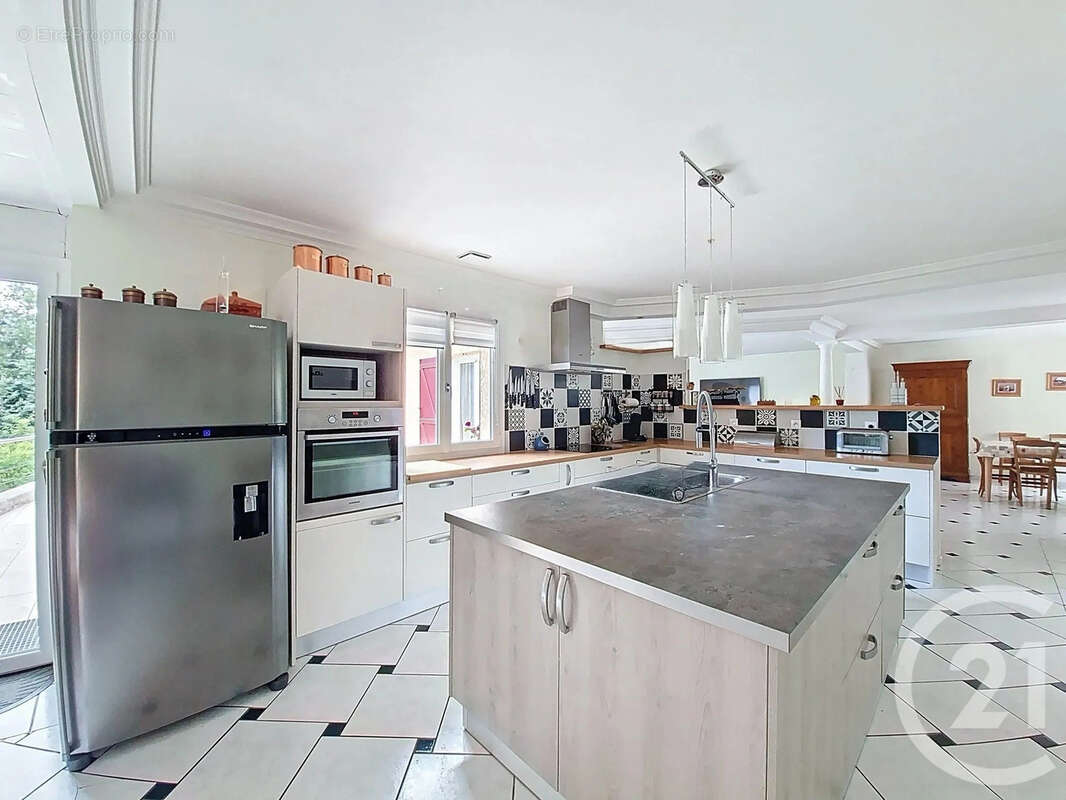 Maison à SAINT-ROMAIN-EN-GAL