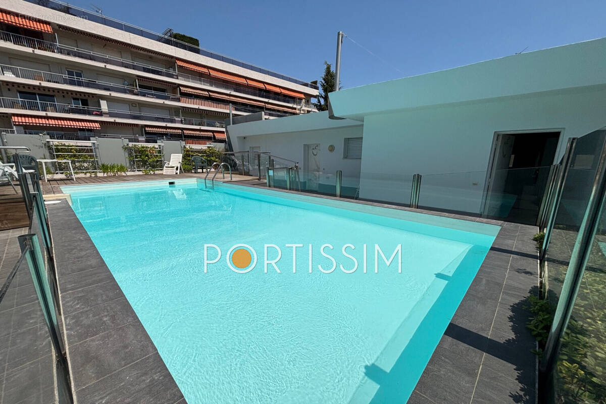 Appartement à SAINT-LAURENT-DU-VAR