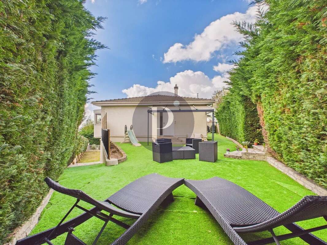 Maison à LE PLESSIS-ROBINSON