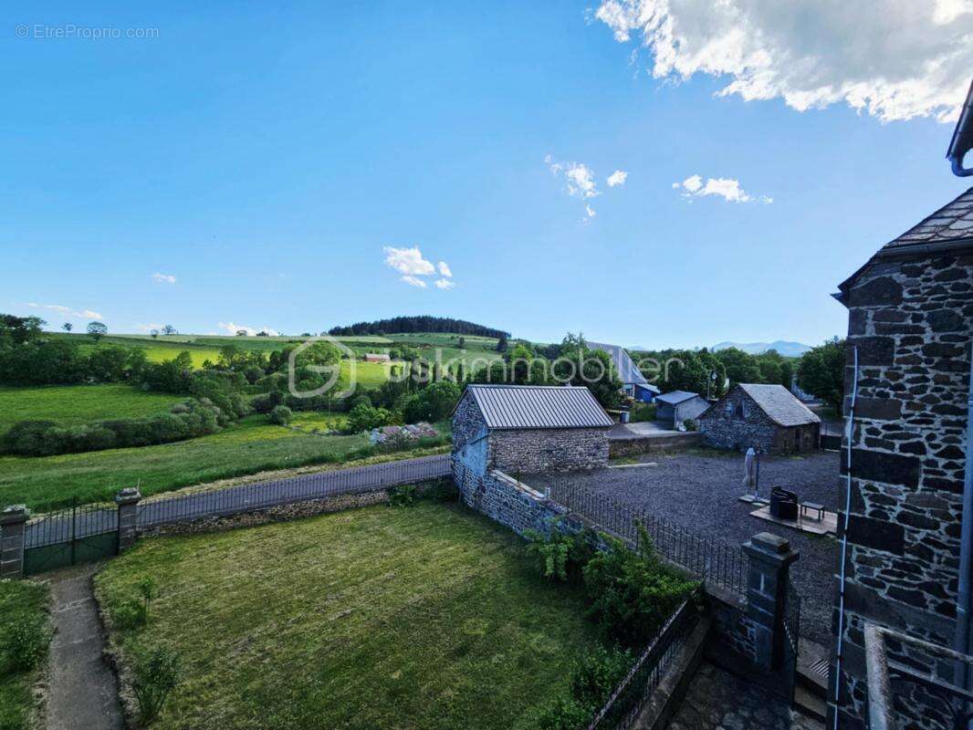 Maison avec jardin, dépendances et gîte rentable – À découvrir sans tarder ! - photo 11