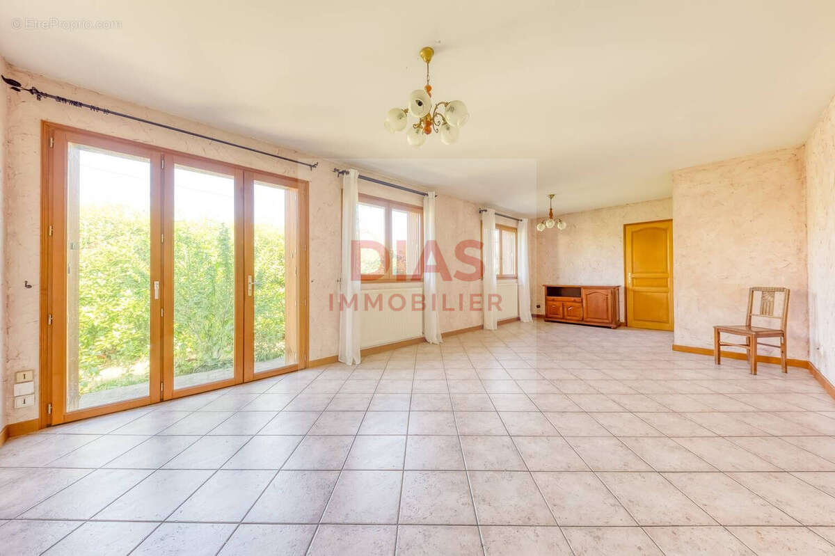 Maison à PONTAULT-COMBAULT