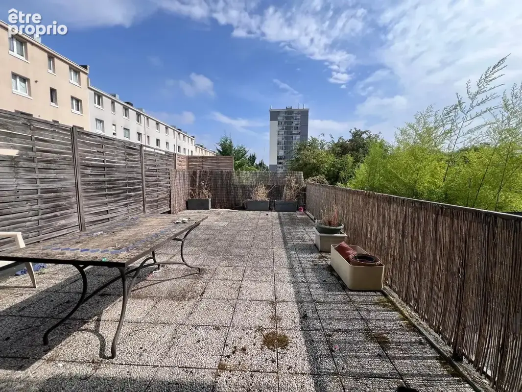 Romainville  Face au Parc de la République  195 m², terrasse 45 m², parkings et box - photo 2
