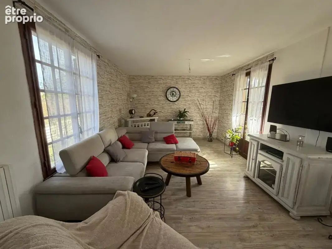 Maison lumineuse avec terrasse plein sud et grand sous-sol, aux portes du Bugue - photo 4
