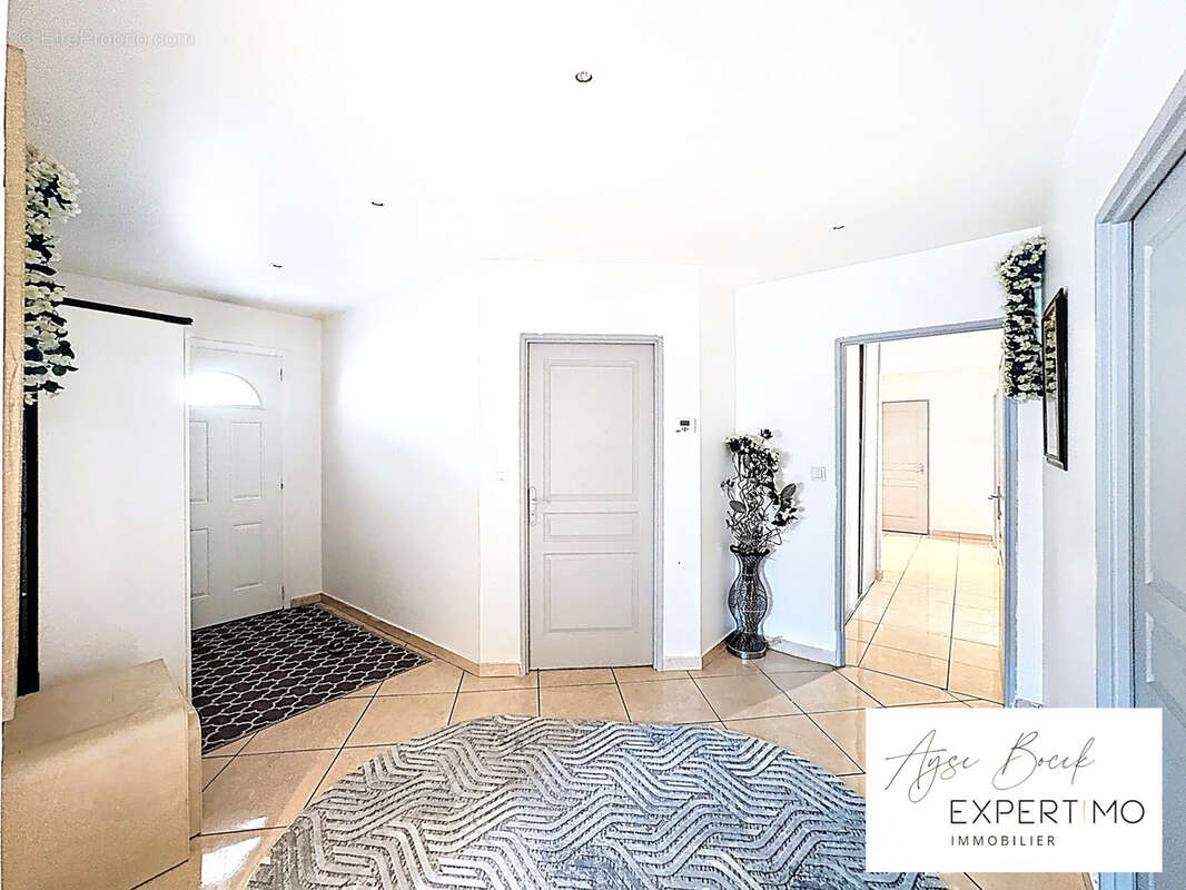 Maison à ROUSSILLON