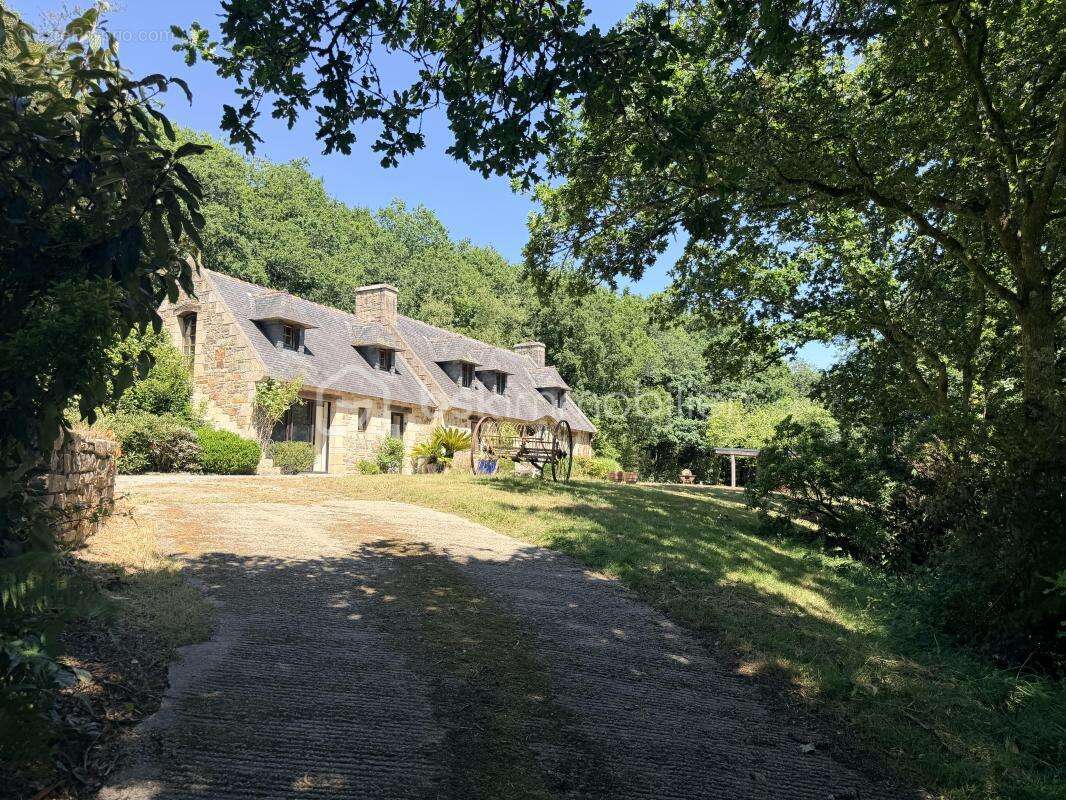 EXCLUSIVITE- NOUVEAUTE-Demeure de charme en pierre au cœur d'un domaine d'exception de 6 hectares! - photo 3
