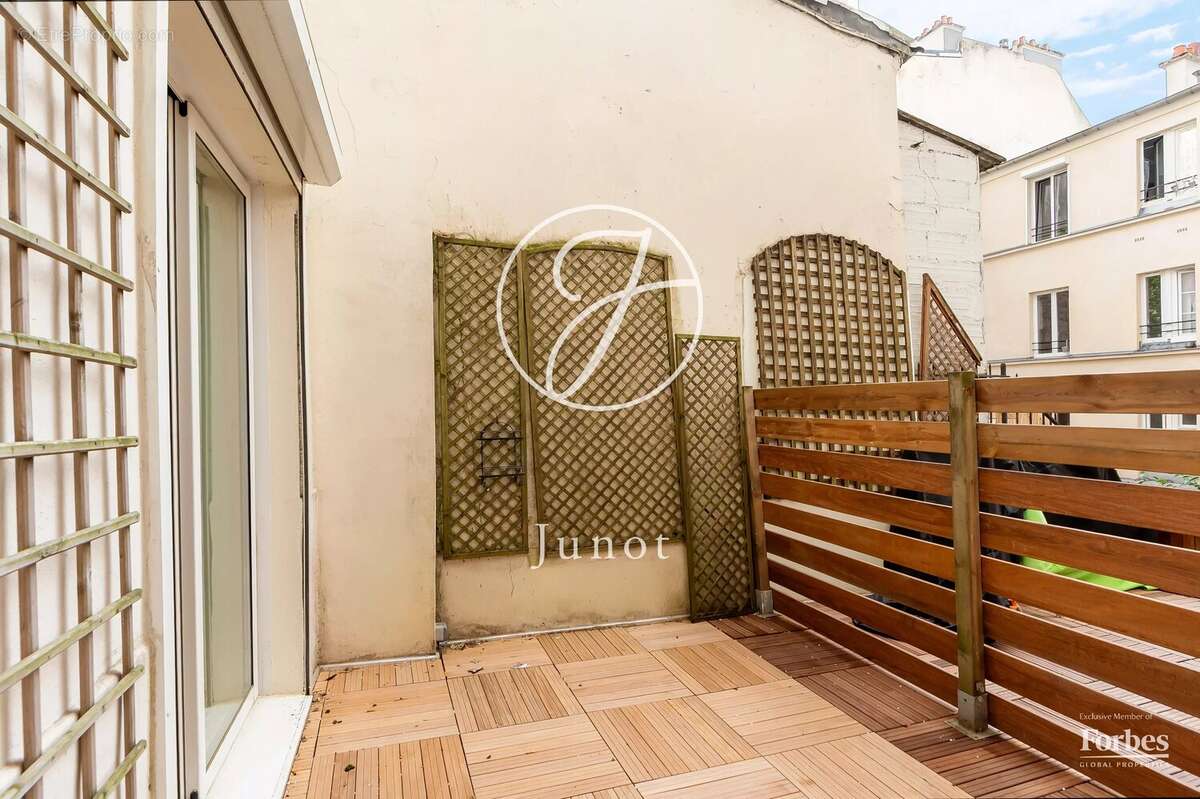 Paris 18e - BACHELET - Appartement à vendre - 2 pièces - 46,44m² Carrez - 1 chambre - Terrasse 7,12m². - photo 5