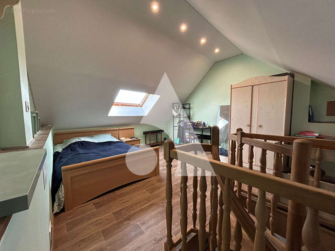 Maison T14 (342 m²) 10 chambres à vendre à LA FERTE SOUS JOUARRE - photo 10