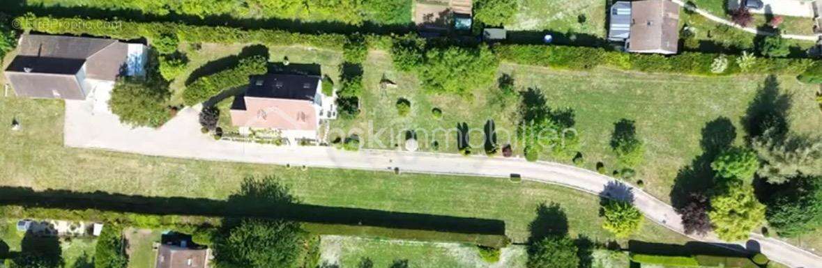 Maison à BRIARRES-SUR-ESSONNE