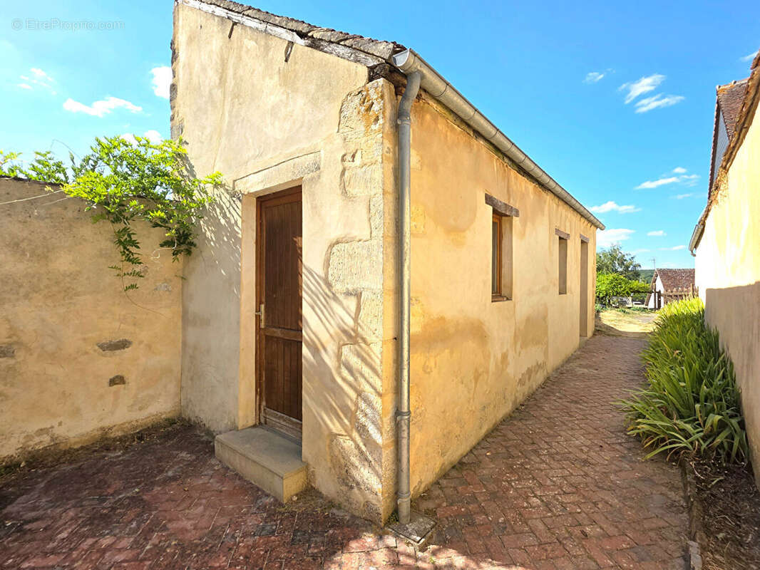 Maison de caractère à aménager Centre historique de Bellême - photo 3