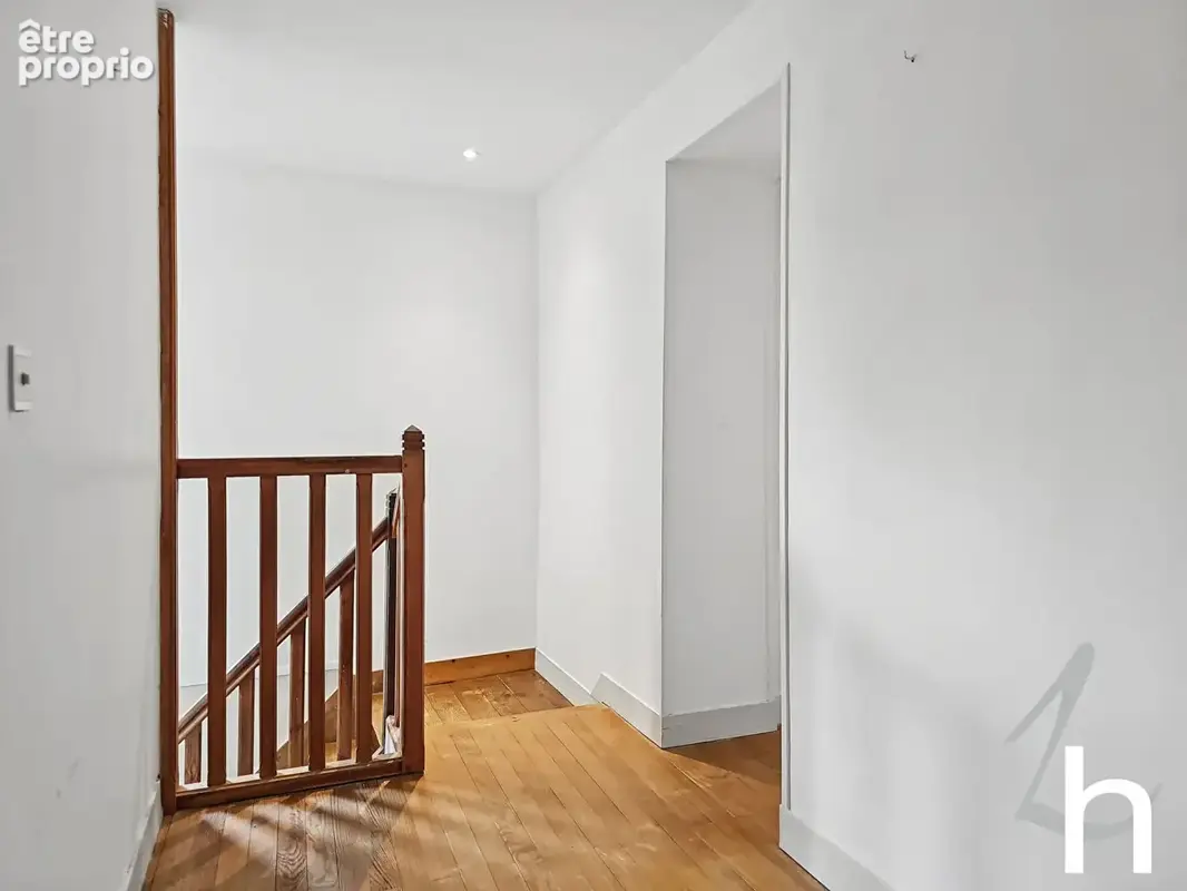 Maison ancienne - 5 chambres - grand garage -  annexes - terrain - photo 7