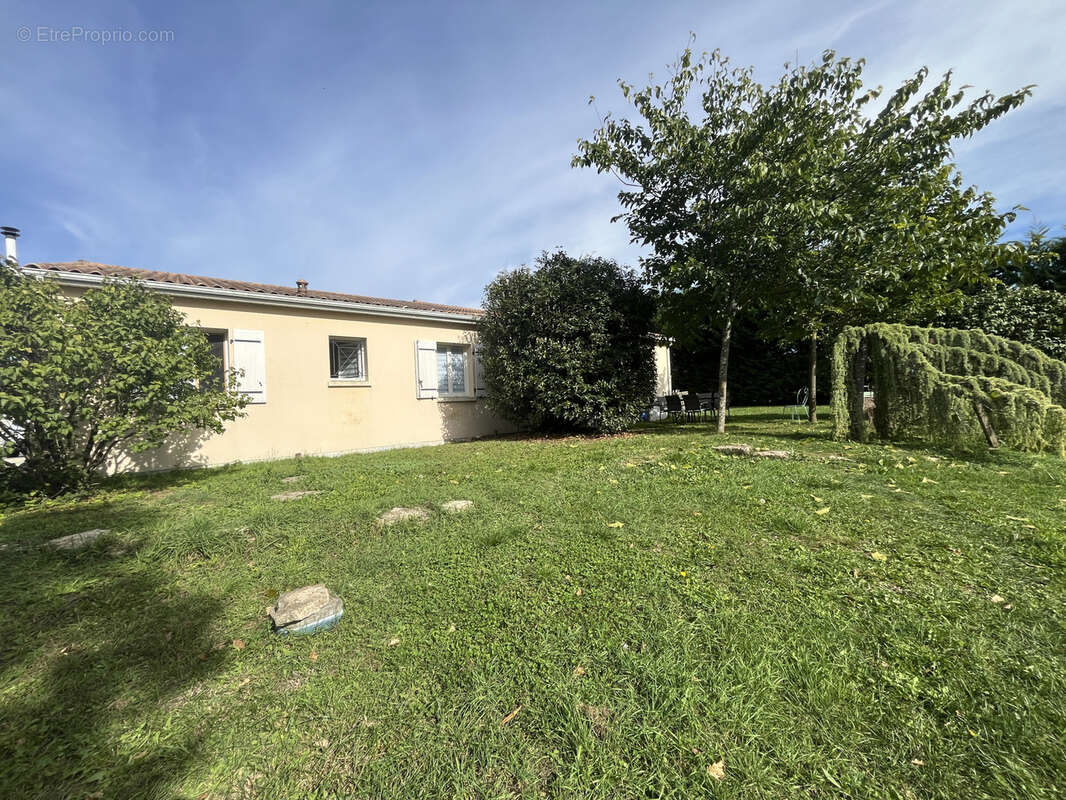 Maison à VILLEJOUBERT