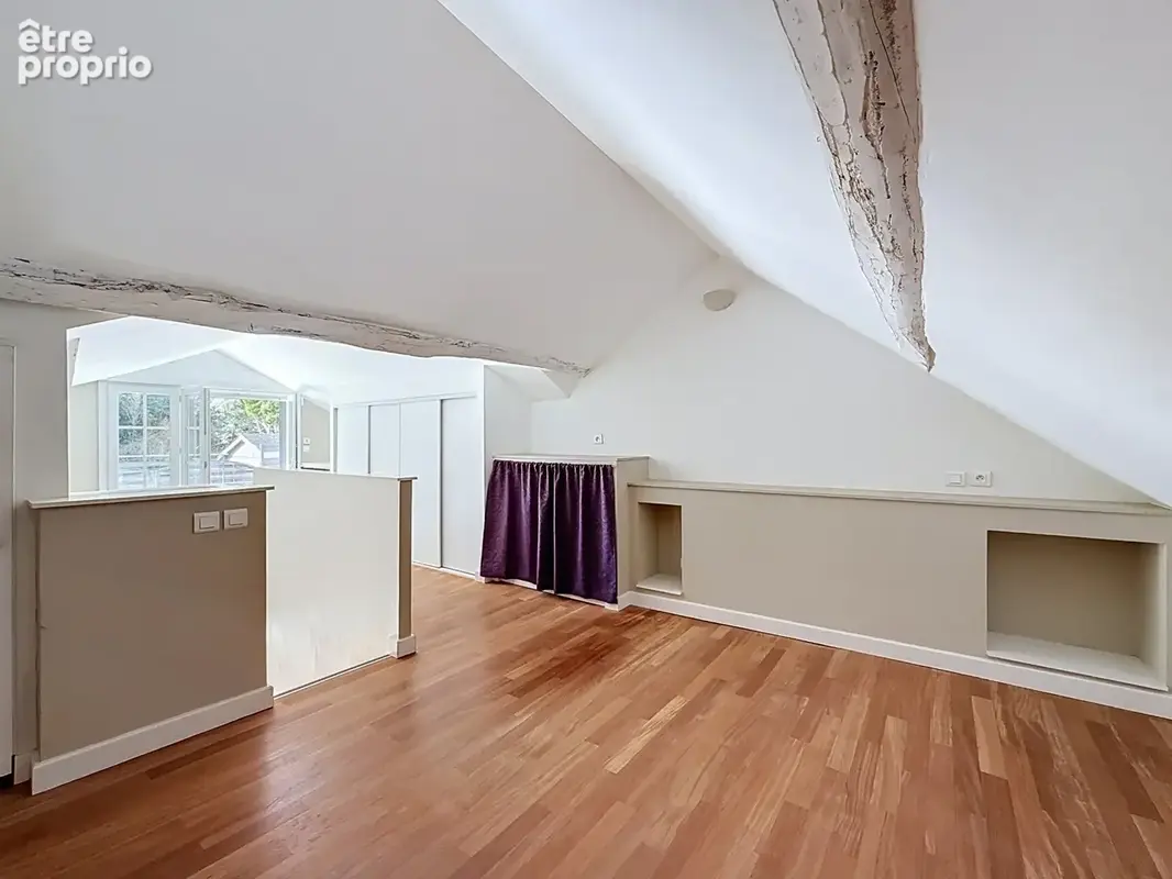 SAINT-ANTOINE-DU-ROCHER – Maison de caractère en tuffeau avec piscine - photo 14