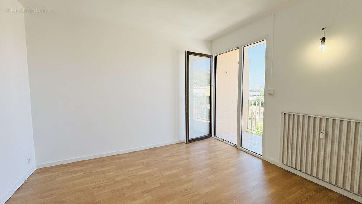 Appartement à LA VALETTE-DU-VAR