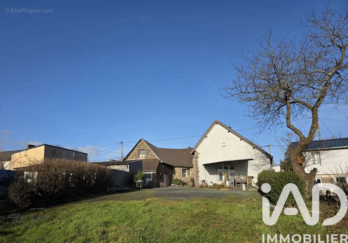 Maison 176 m² à La Barre-De-Semilly  - photo 3