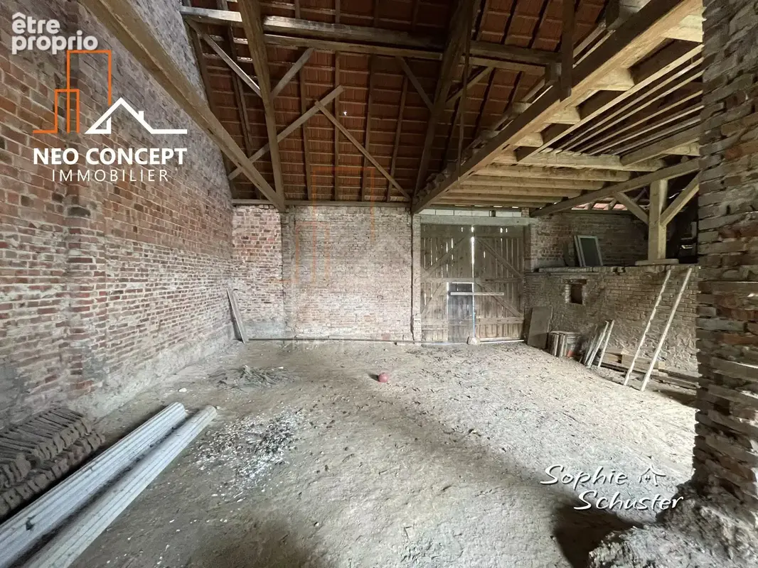 Grange environ 220m² sur un terrain de 7.23 ares - photo 4