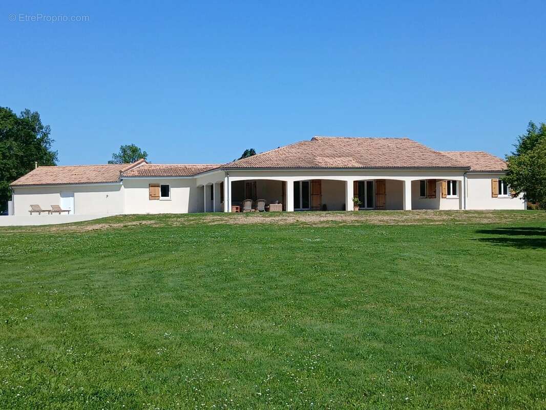 Maison à SAINTE-SEVERE