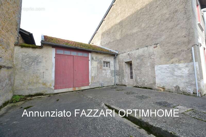 Maison à MONT-DEVANT-SASSEY