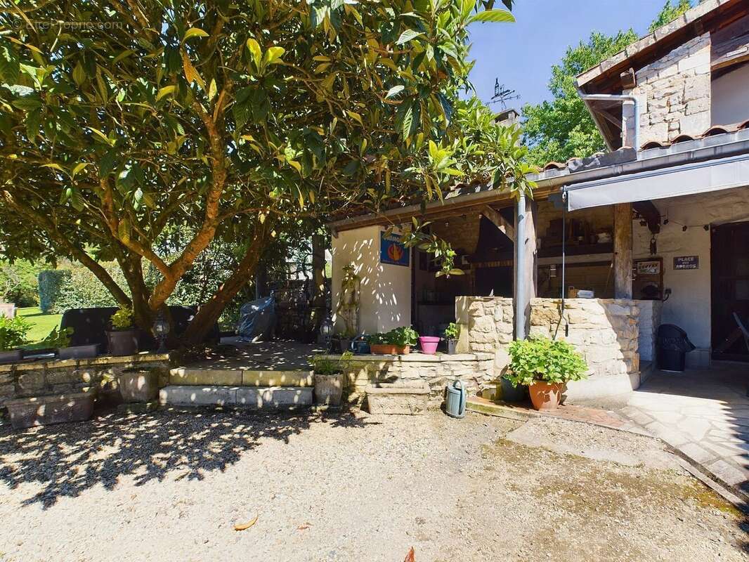 Belle propriété avec piscine et parc arboré - photo 17