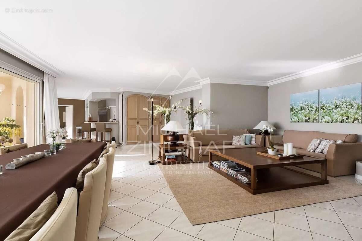 Maison à MANDELIEU-LA-NAPOULE