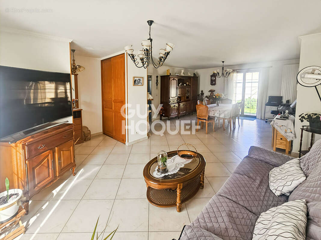 Maison à FONTENAY-TRESIGNY