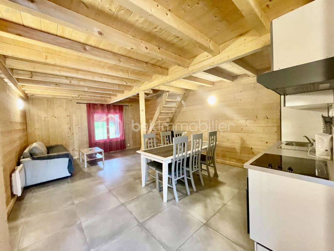 Commerce à SALLENOVES