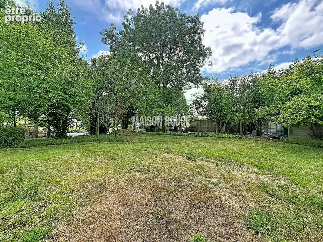 TRESSE - Maison en pierre à rénover avec jardin de 900 m², garage et beau potentiel d'aménagement - photo 15