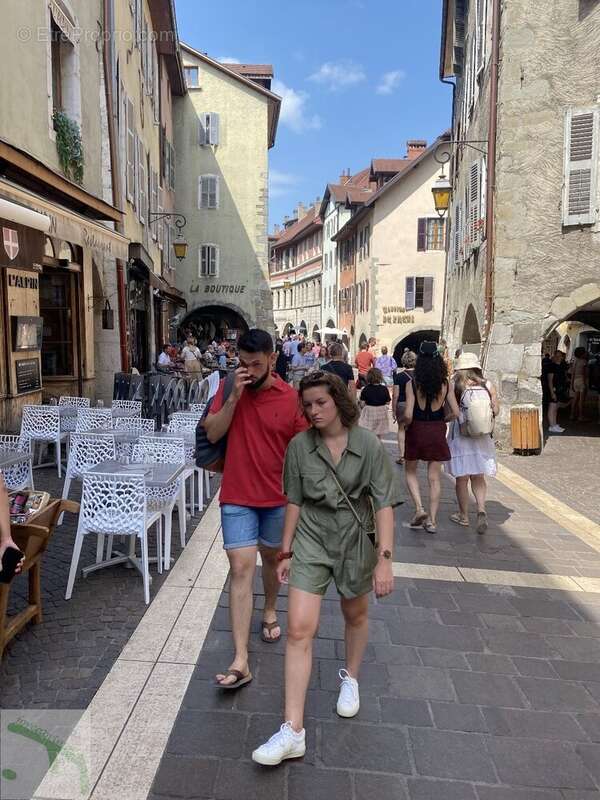Annecy vieille ville - fonds de commerce epicerie fine - photo 3