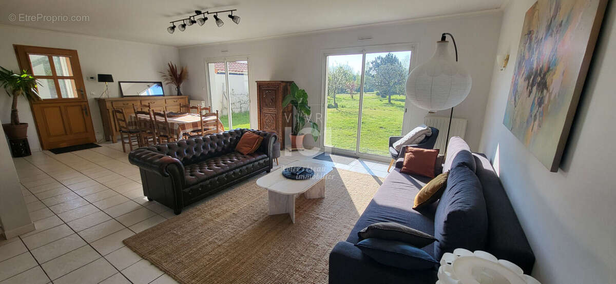 Maison à SAINTE-LUCE-SUR-LOIRE