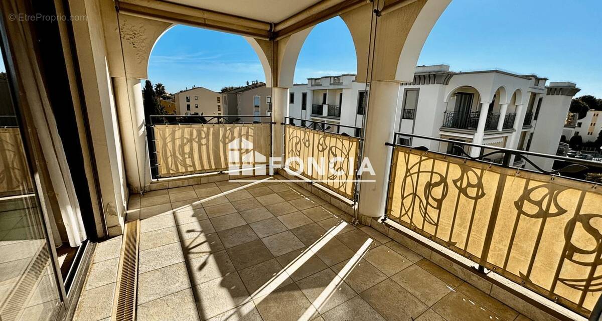 Appartement à SANARY-SUR-MER