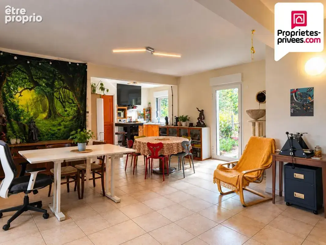 Maison  Indépendante située à Yvré L'Évêque,  8 pièce(s) 157 m2 sur parcelle de 867 m2 - photo 1