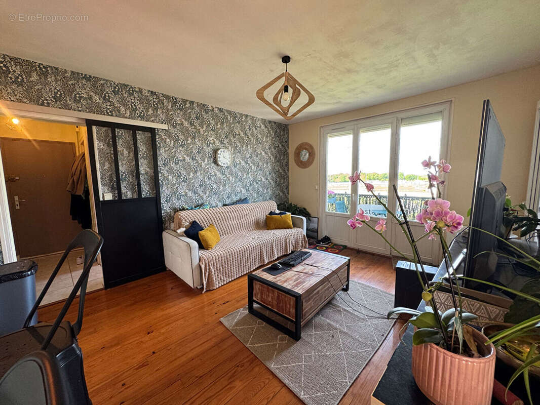 Appartement à TONNAY-CHARENTE