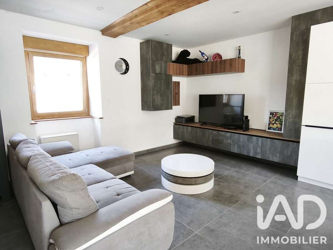 Maison 146 m² à Saint-Fraimbault-De-Prieres  - photo 4
