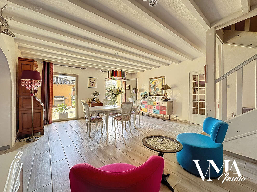 Maison à NEUVILLE-SUR-SAONE