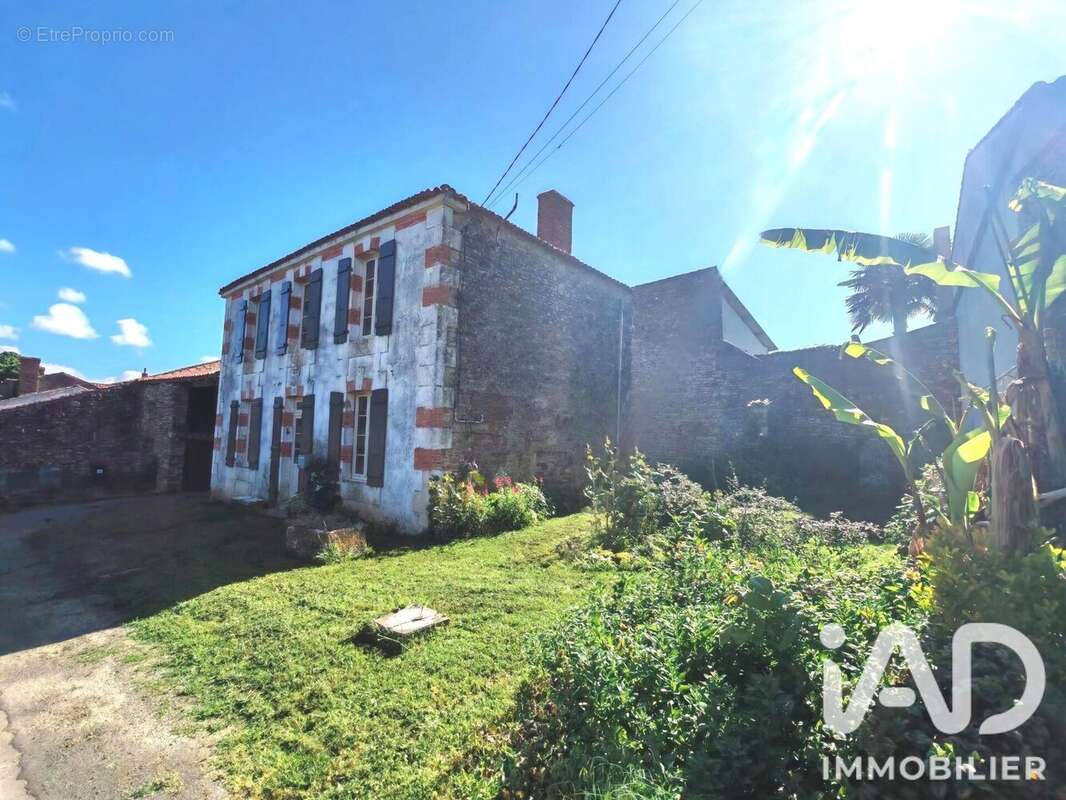 Photo 4 - Maison à SAINT-JUIRE-CHAMPGILLON