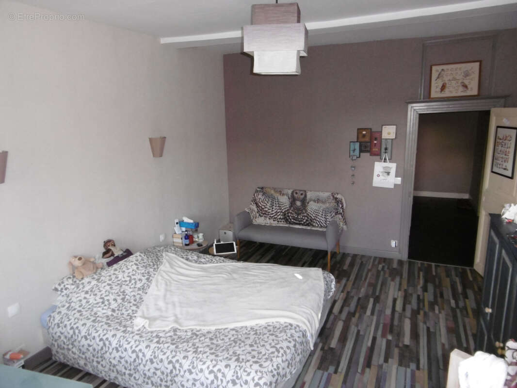 Appartement à NERONDES