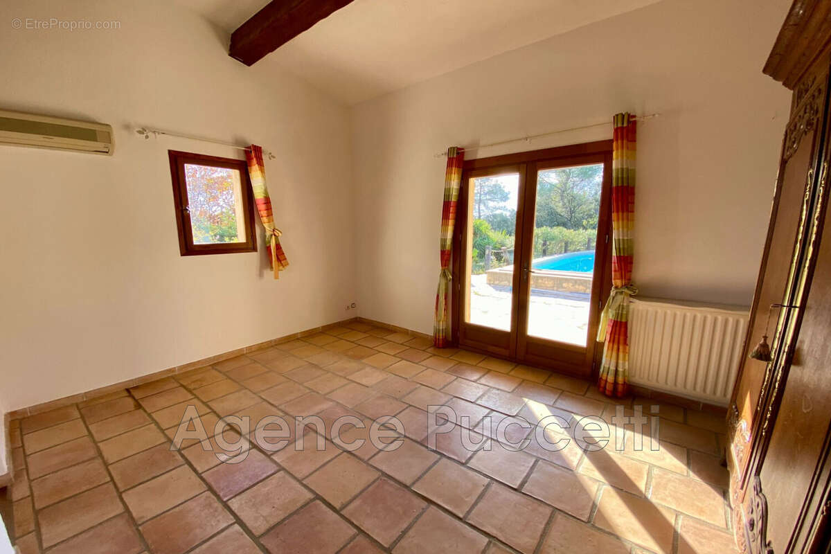 Maison à TOURRETTES-SUR-LOUP