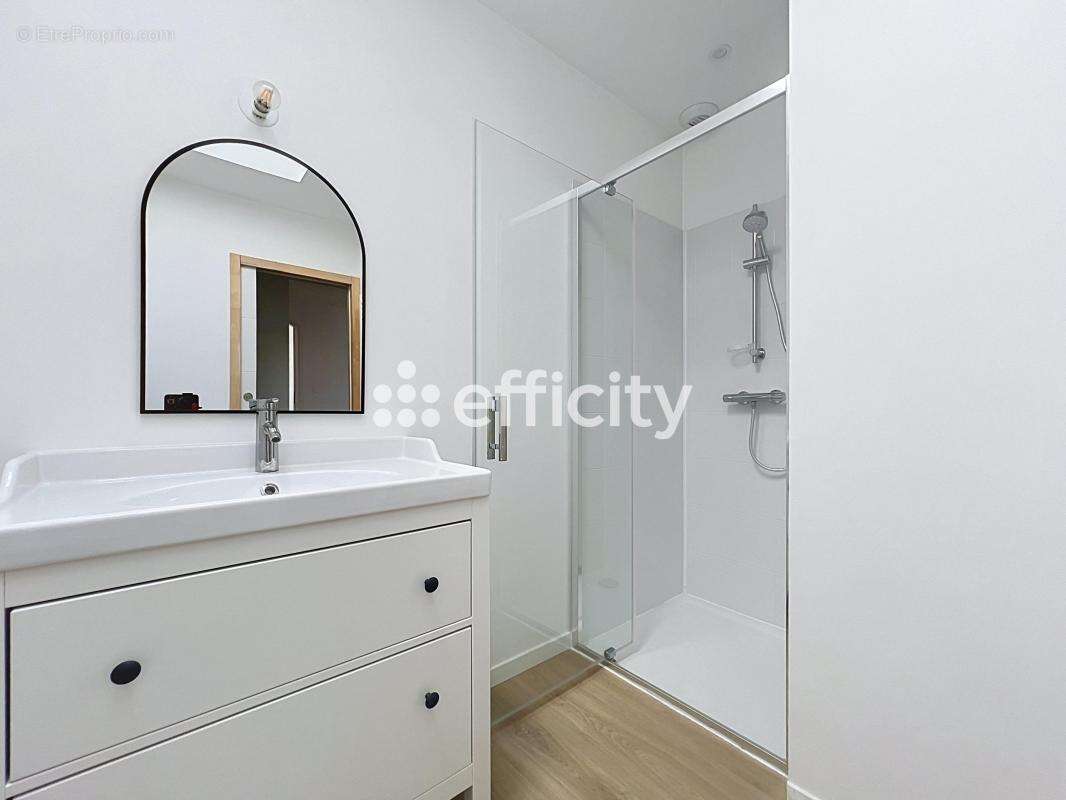 Maison 107 m² à Restigne  - photo 8