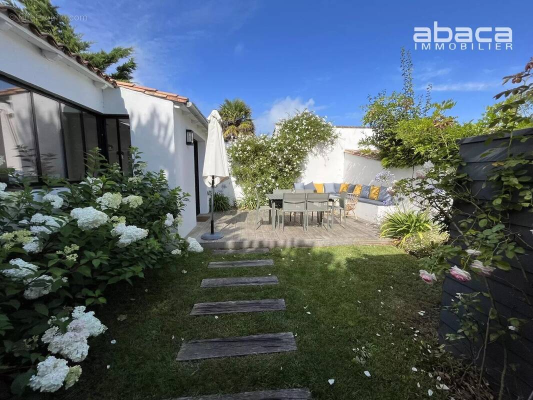 Maison à LES PORTES-EN-RE