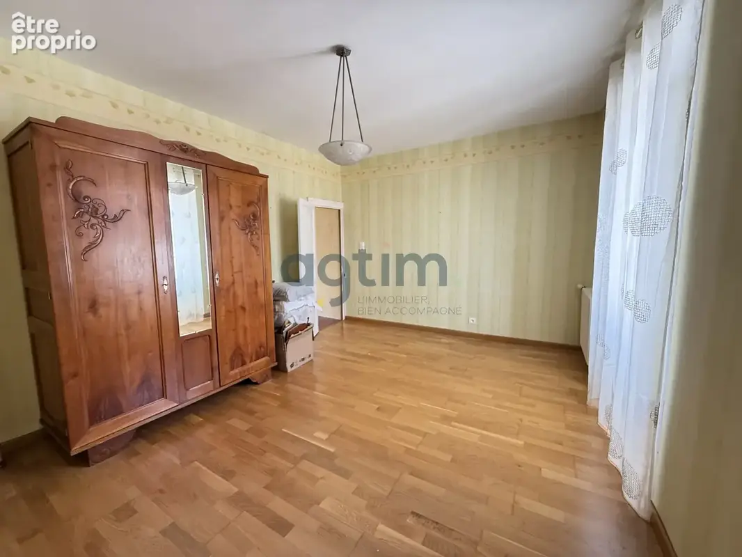 Maison de bourg, 5 chambres, garage, jardin, grande cour, terrain 315m2 - photo 11