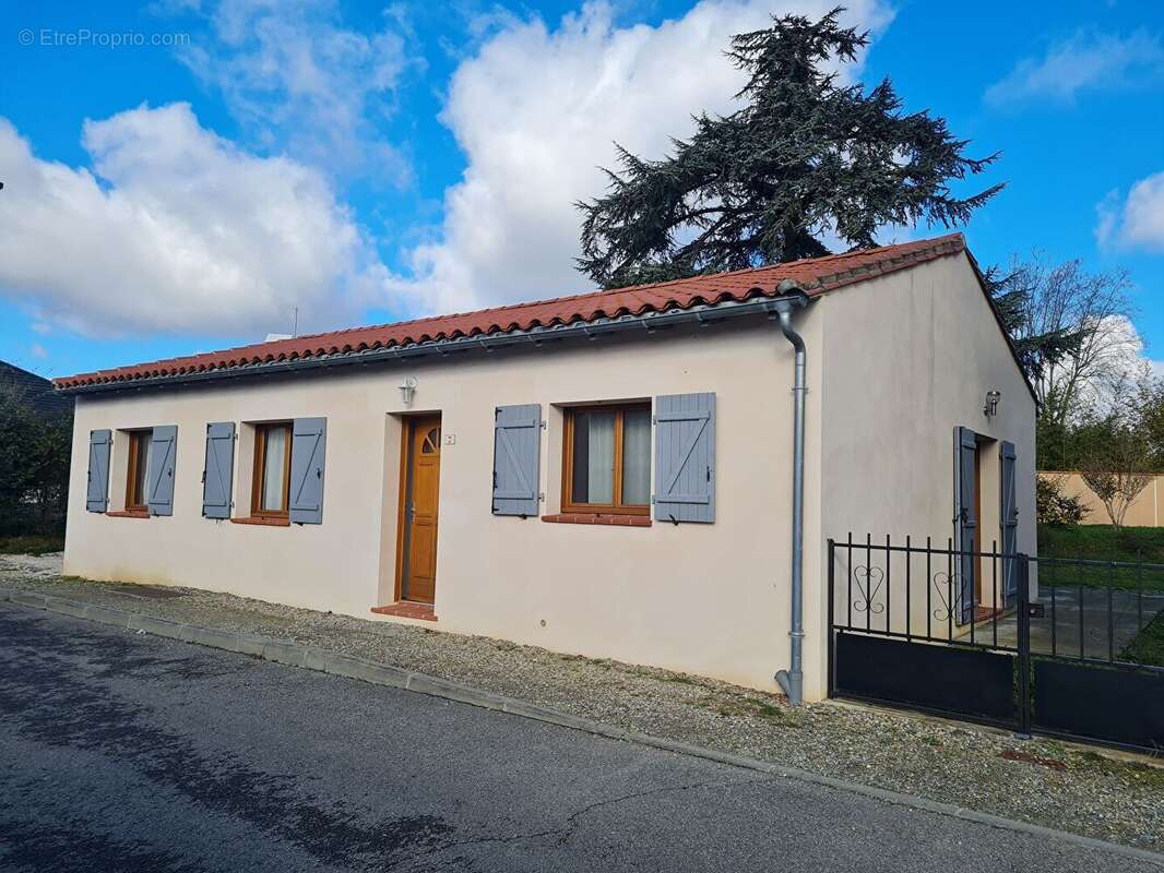 Maison à SAINT-SULPICE-SUR-LEZE