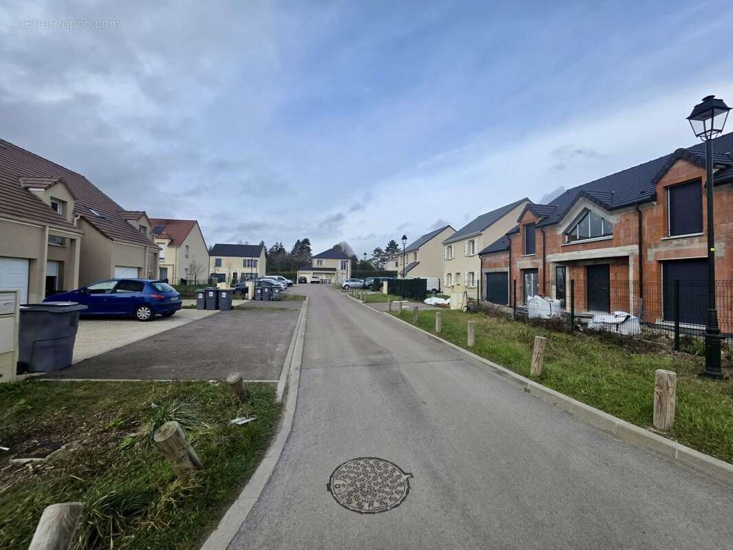 Terrain à VAUX-SUR-SEINE