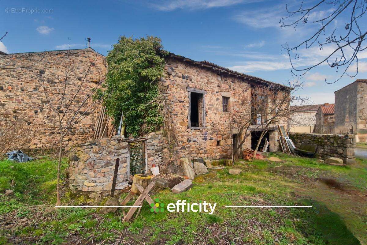 Parking à ISSERTEAUX