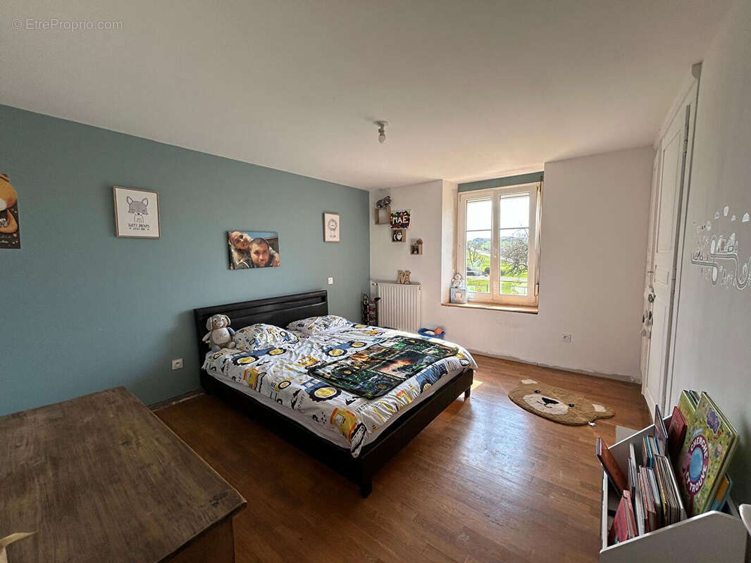 Maison à ESCLES