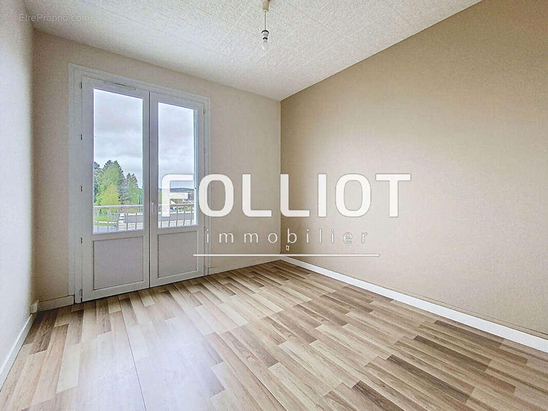 Appartement à FOUGERES